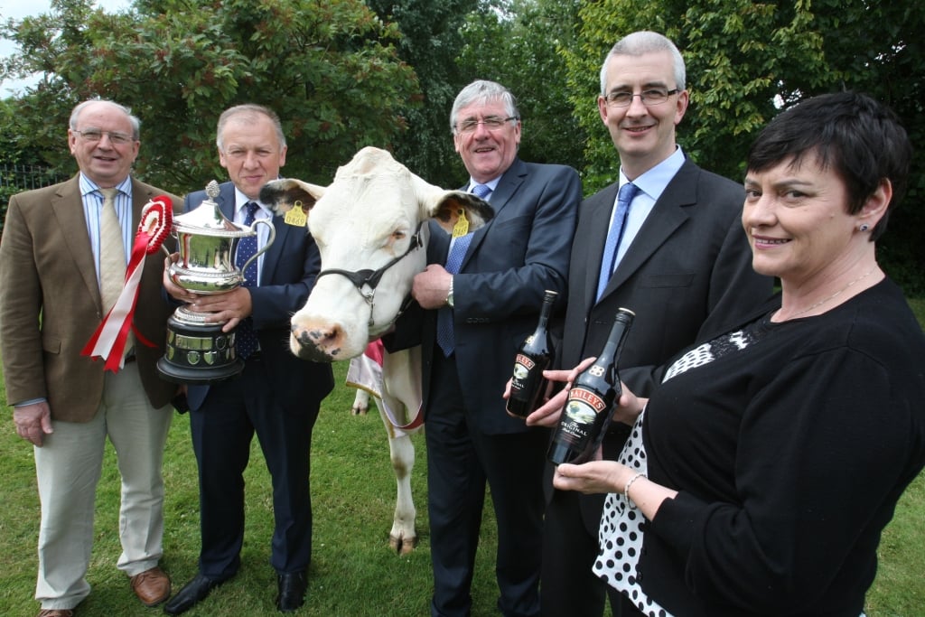 Brendan Smyth, Competition Director; Martin Tynan, Glanbia Ingredients Ireland Ltd.; Minister of State at the Department of Agriculture, Food and Marine Tom Hayes; Colin O’Brien, Operations Director Diageo Spirits Ireland; and Mary Gaynor, Secretary of the Virginia Show Committee.