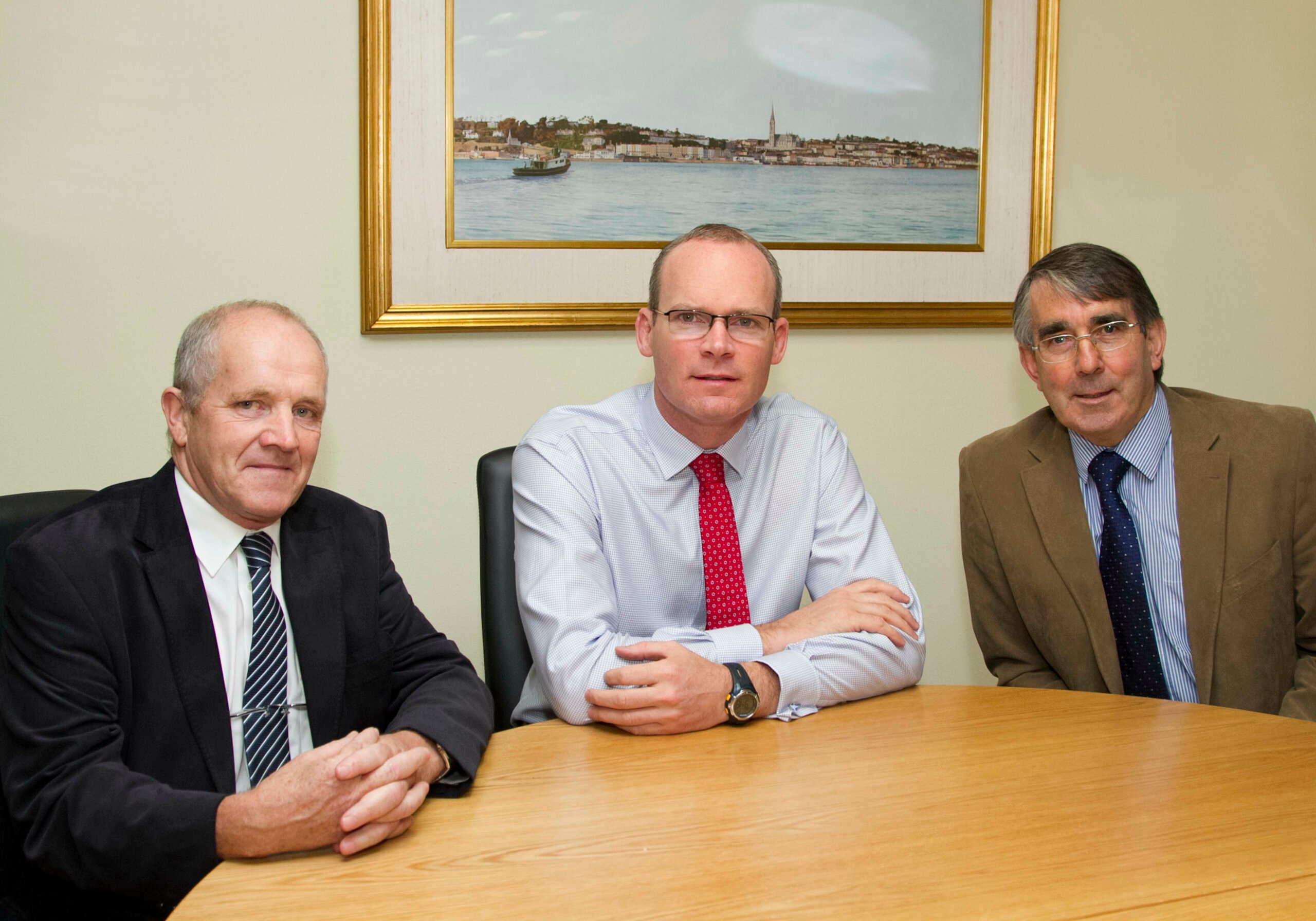 ICOS Meeting with Minister for Agriculture Simon Coveney T.D. Pictured with Minister Simon Coveney (centre) were left, Michael Spellman, Chairman ICOS Marts Committee and Seamus O’ Donohue, Chief Executive ICOS.
