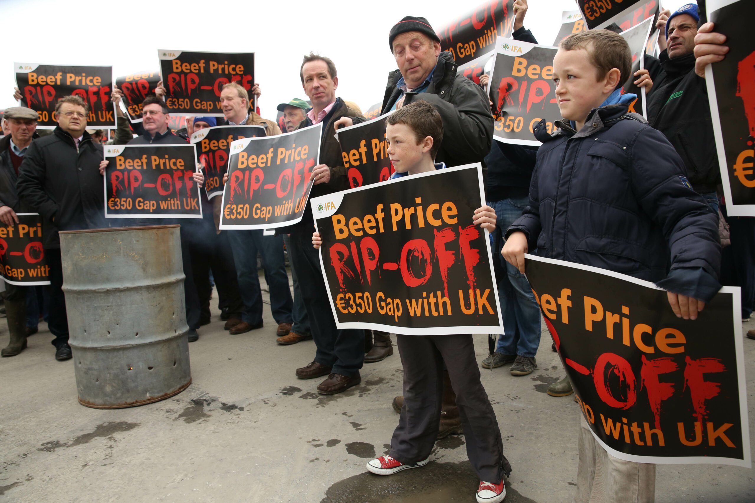Farmers protest outside the Meadow Meats plant in Rathdowney Co Laois