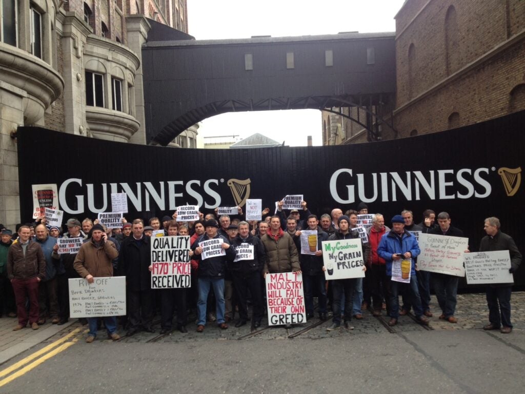 Malting barley growers protesting outside Guinness Storehouse in 2017
