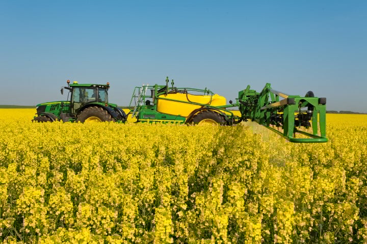 R962i trailed sprayer