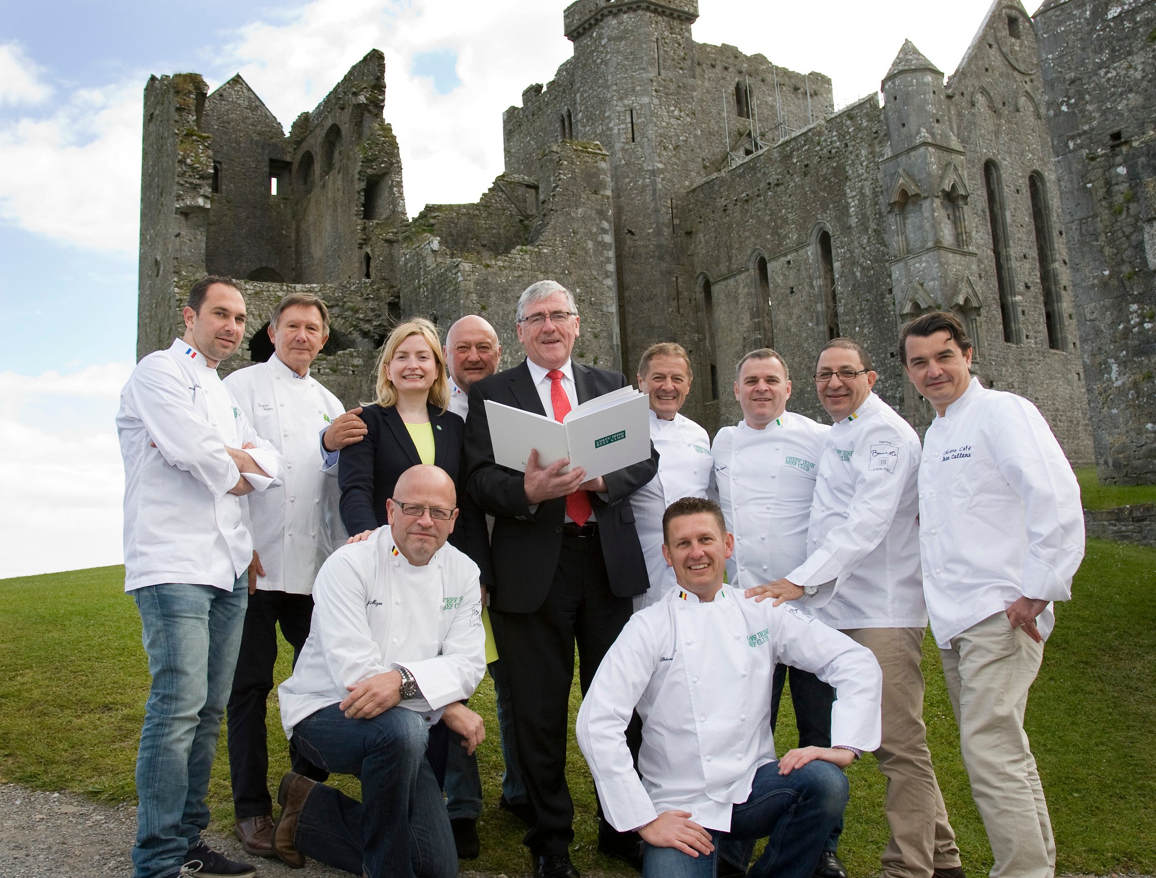 Pictured at the Rock of Cashel were Noreen Lanigan, Bord Bia’s French Office Manager and Tom Hayes, Minister of State at the Department of Agriculture, Food and the Marine with the group of French and Belgian award winning and Michelin Starred chefs.