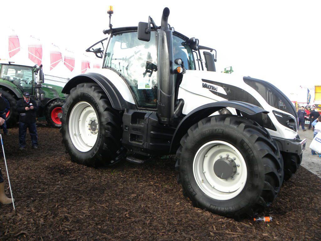 Valtra T-Series 141