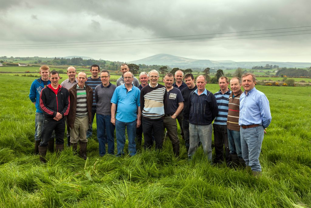 Michael Creed TD, Minister for Agriculture, Food and the Marine recently visits the farm of Michael O’Connell, Macroom, Co. Cork to meet farming members of the Knowledge Transfer Programme.