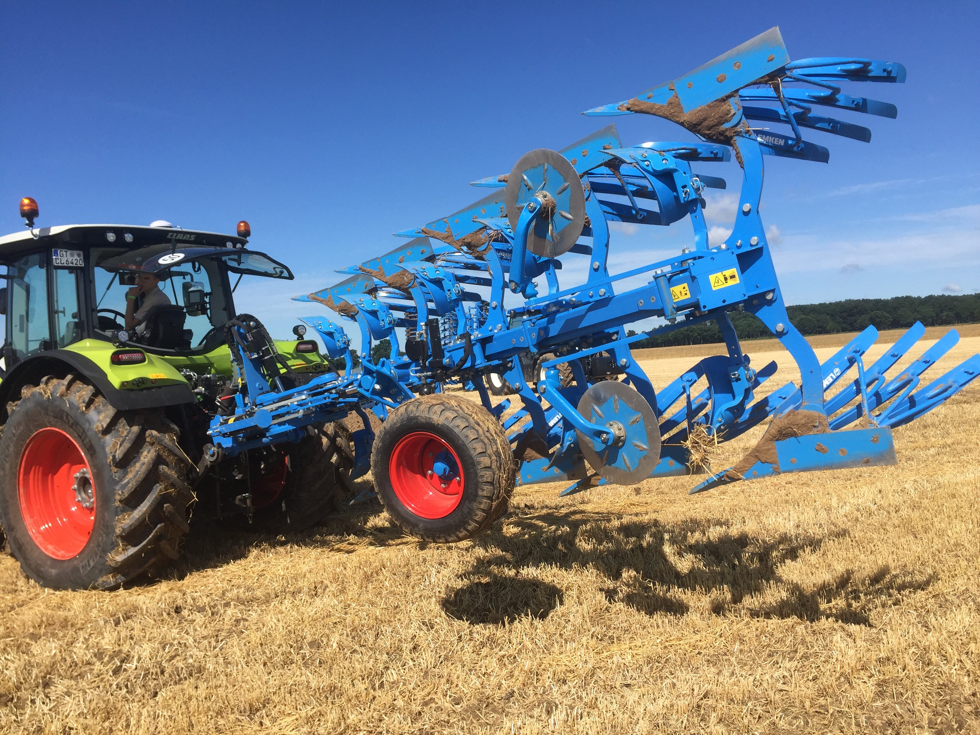 Jewel 8 M reversible plough
