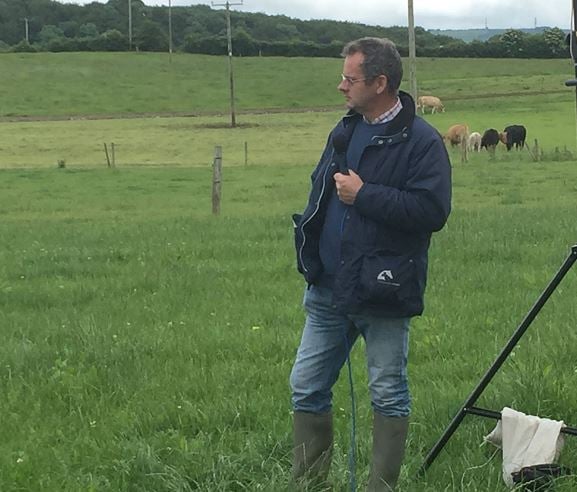 Tomas Murphy speaking at the farm walk