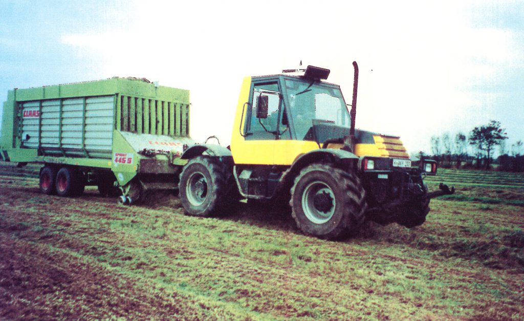 1990 – A prototype Fastrac is put through its paces