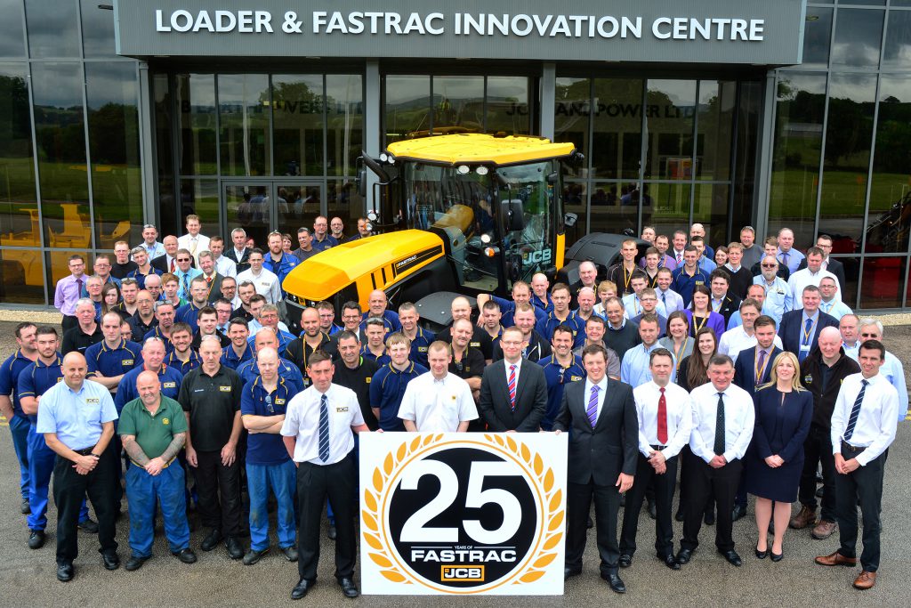 2016 – employees celebrate 25 years of Fastrac production