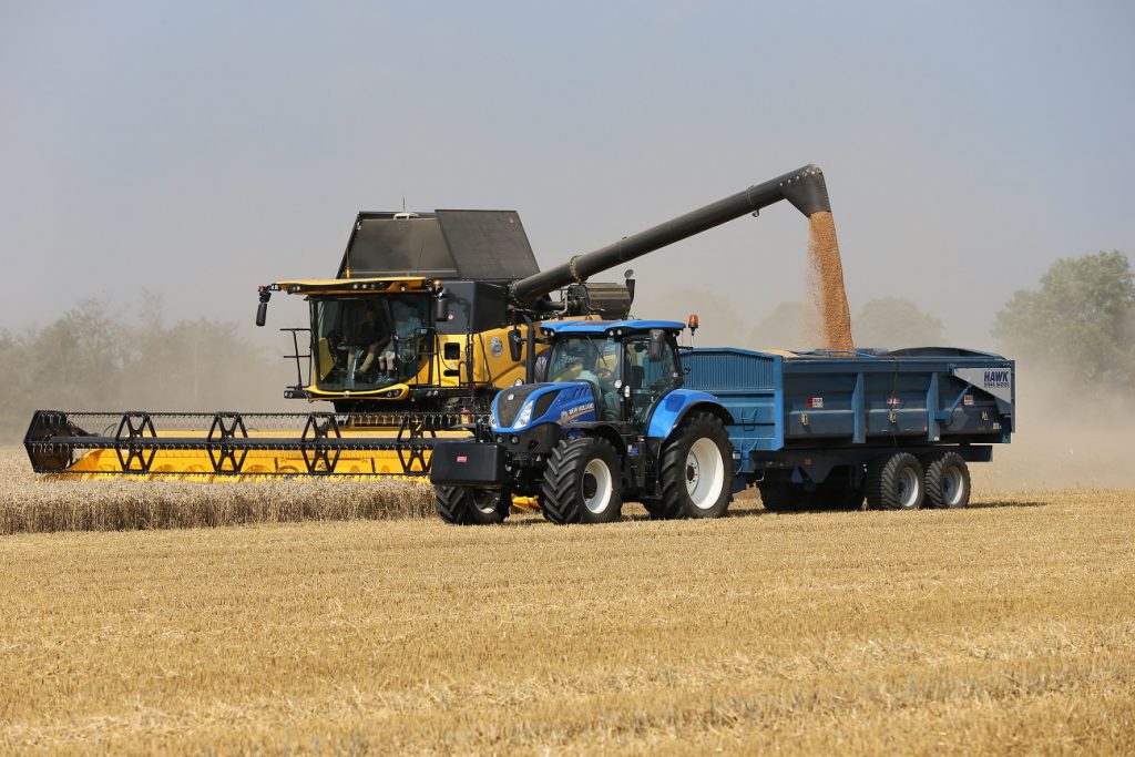 New Holland CR8.80 in operation