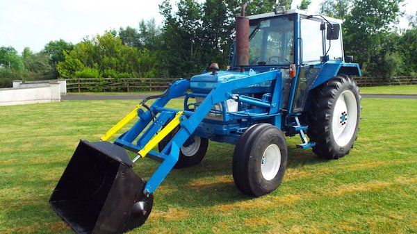 Ford 4610 with Tanco front loader – Source: Donedeal