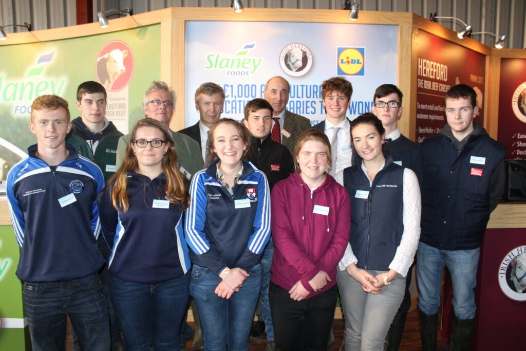 The ten finalists alongside Liam Philpott (IHBS President), Rory Fanning – Slaney Foods Managing Director, Matt Dempsey – Chairman of The Agricultural Trust,