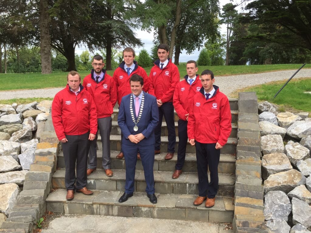 L-R: Brian Keegan, Thomas Duffy, Michael Kenny, Kevin Moran, Stephen Robb, Mattie John Kelly pictured with Macra President Sean Finan.