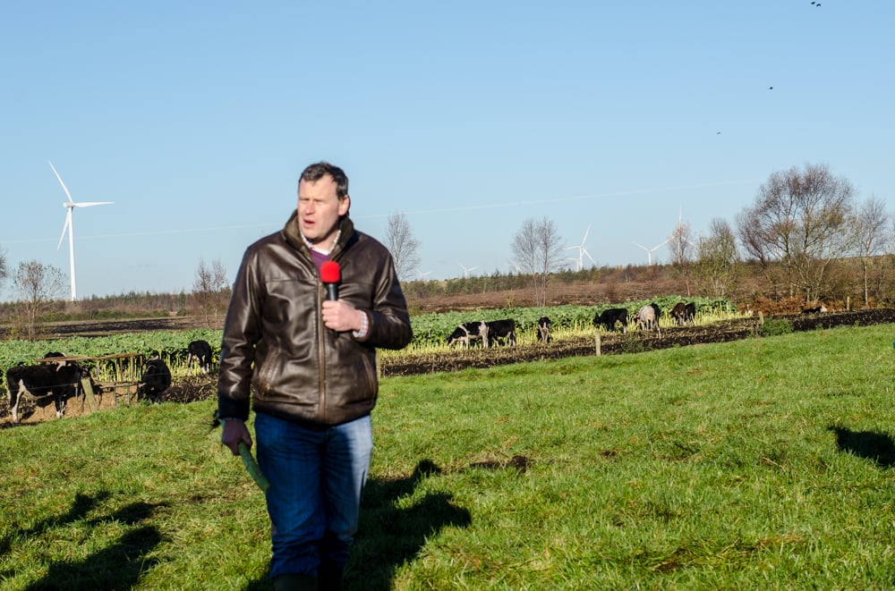 Teagasc’s Padraig French speaking at the farm walk