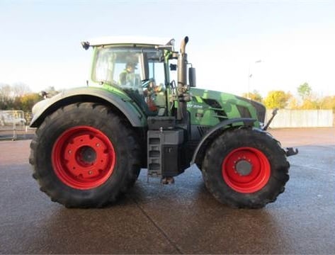 A Fendt 828 sold for £46,000 (€53,100)
