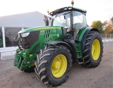A John Deere 6210R sold for £54,800 (€63,250)