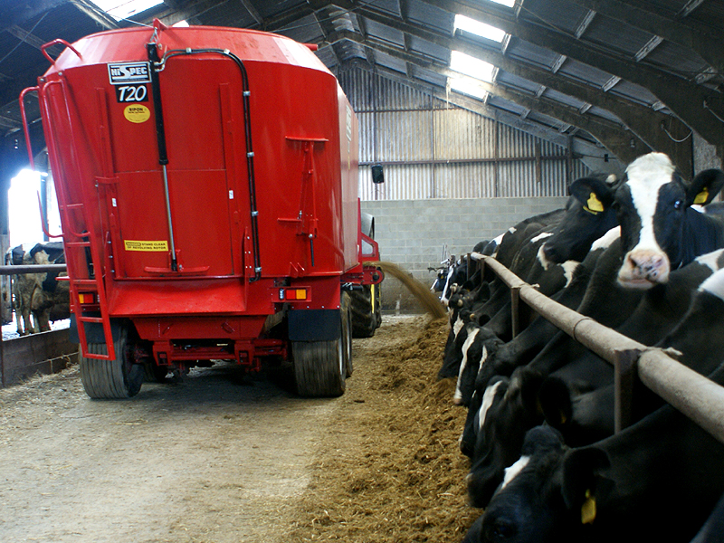 Hi-Spec T20 Vertical Feeder in operation