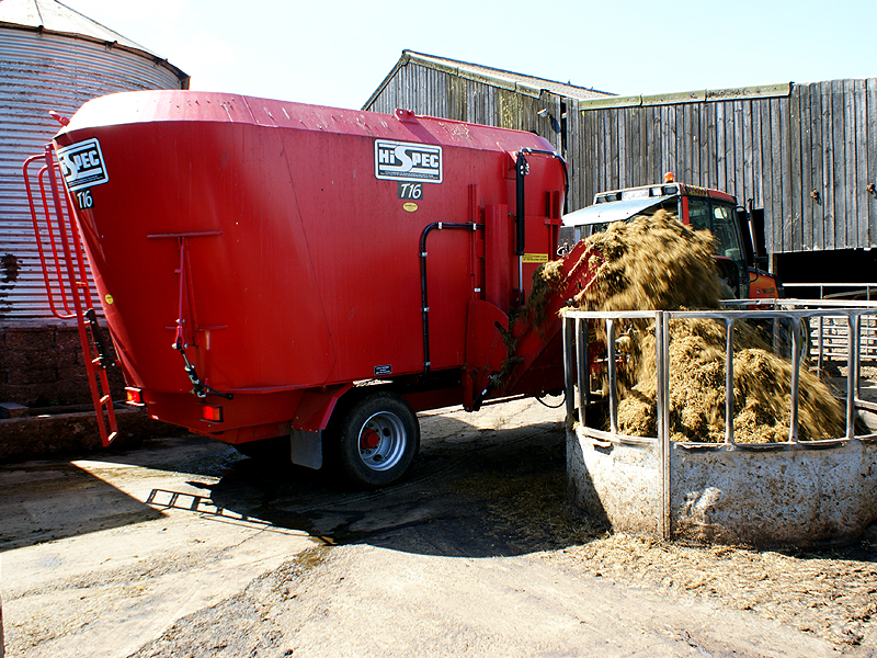 Hi-Spec T16 Vertical Feeder