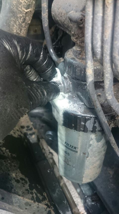 Bleeding the fuel system