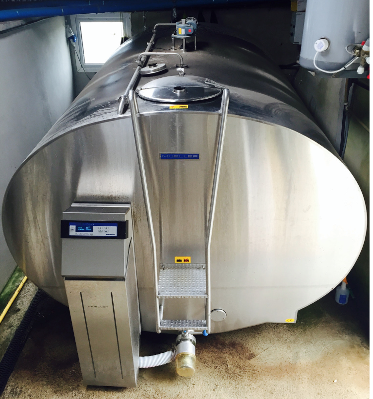 OC2000 8,095L milk tank installed on a Co. Cork farm