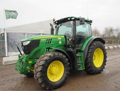 This 2014 John Deere 6150R with 3,990 hours sold for £42,000 (€48,430)