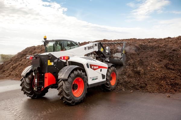 The new Bobcat TL34.65HF boasts a maximum lift capacity of 3.4t.