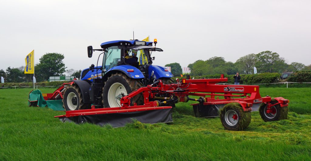 The rear mowers are carried on a trailed frame.