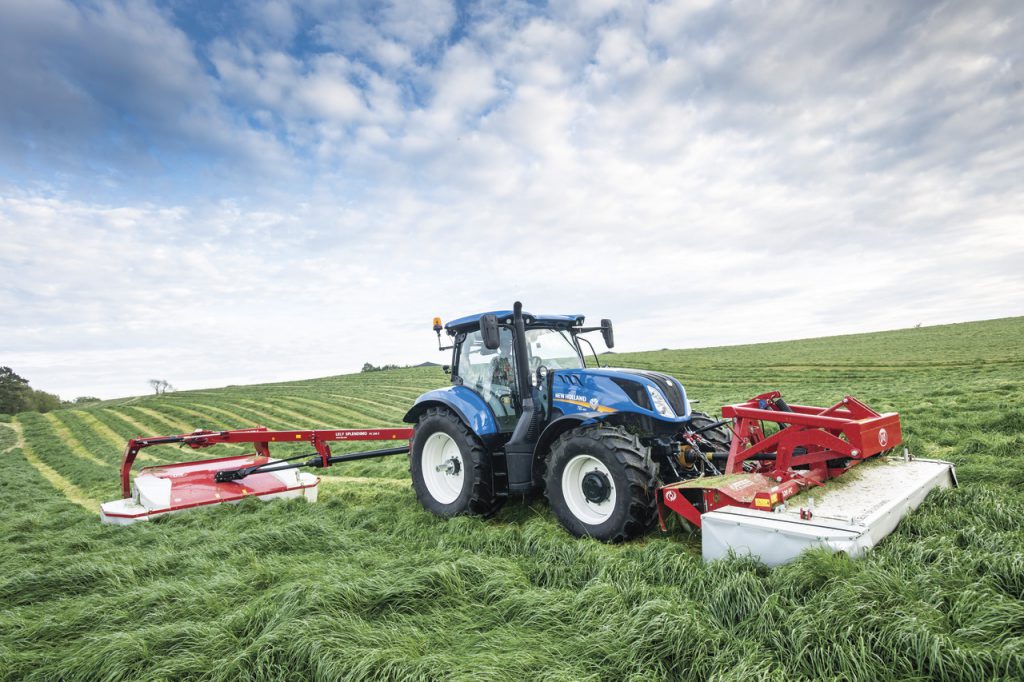 Over 1,000 new and used New Holland tractors arrived in the Republic of Ireland during 2016.