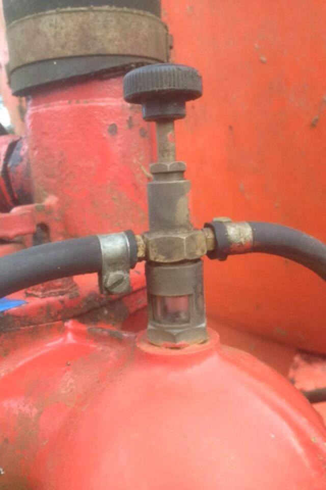 An oil dropper on a vacuum tanker.
