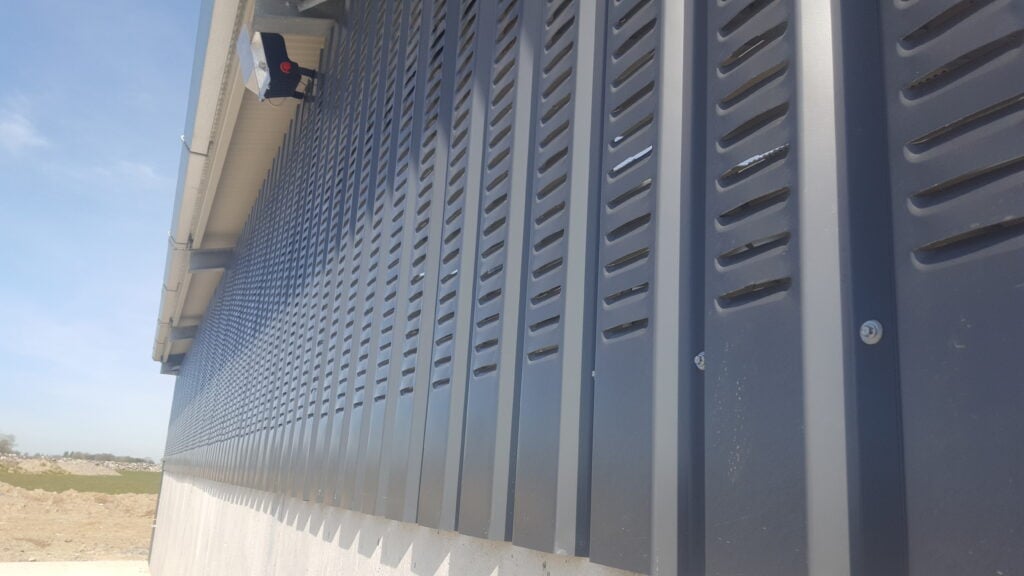 Vent sheeting was used along the length of the shed