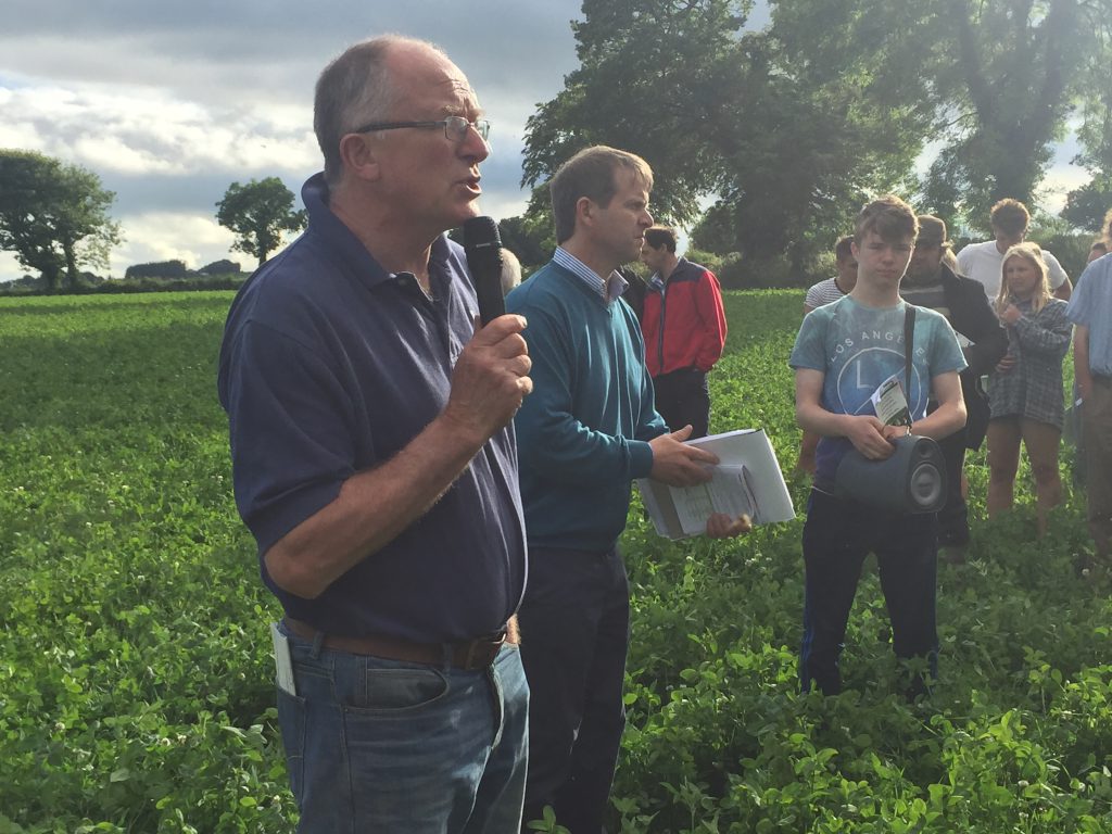 Stuart Kingston speaking at the farm walk