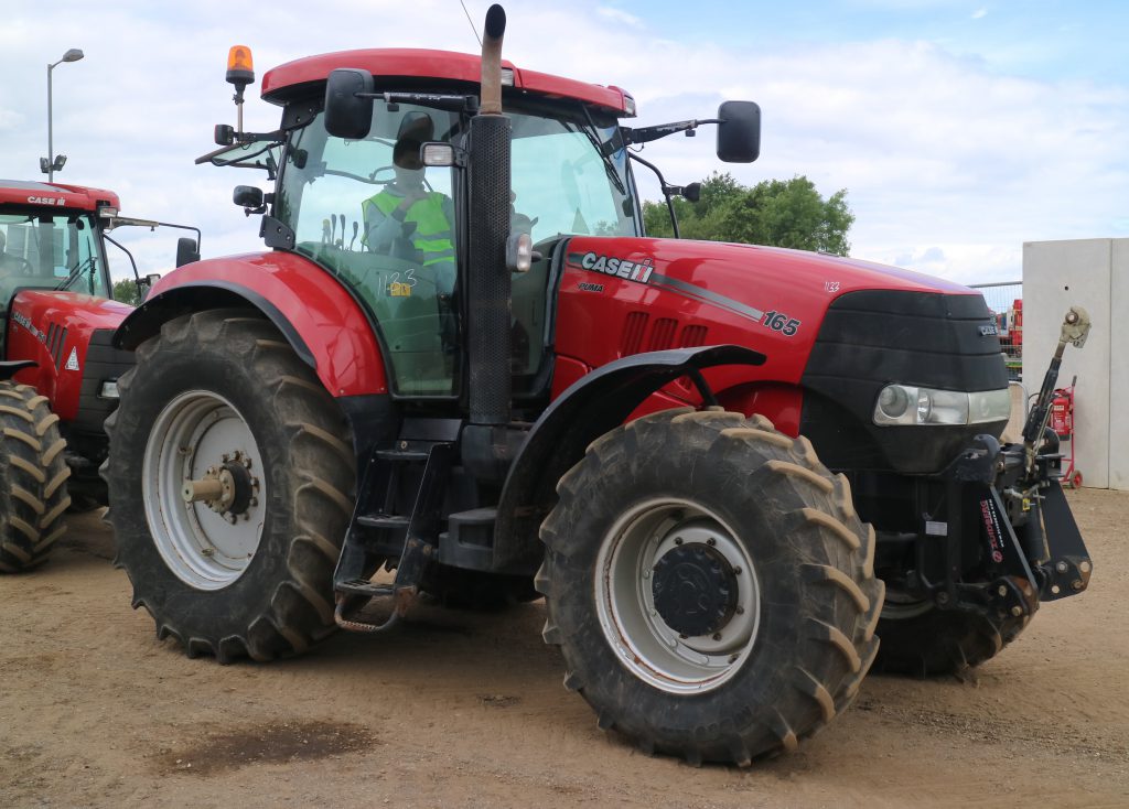 Bidding for this fresh Case IH Puma 165, with only 2,500 hours and a front linkage, topped out at €37,000. It didn’t sell
