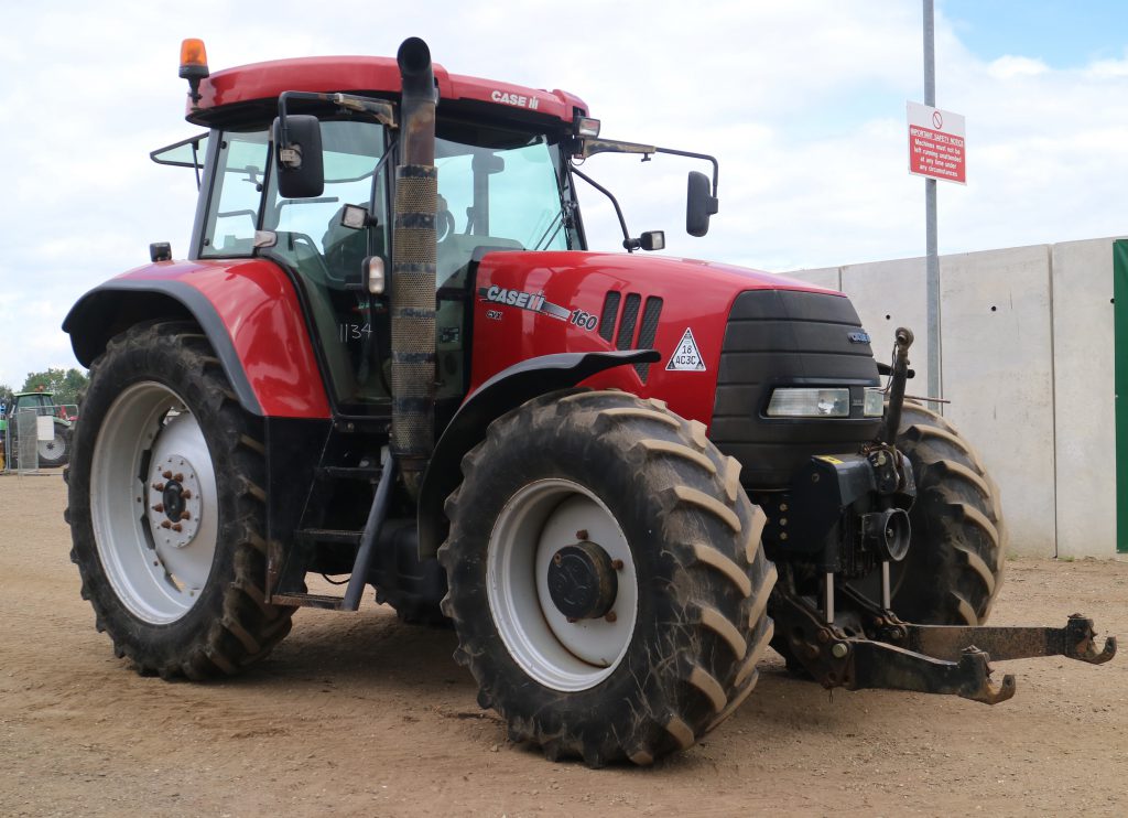 A fine example of the popular CVX Series from Case IH. This gleaming CVX160 sold for €21,533