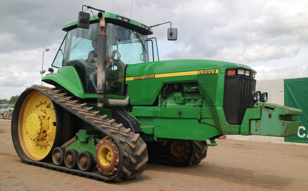 Not many of these in Ireland: This unusual 1999 rubber-tracked John Deere 8400T made €19,983. It had 8,000 hours on the clock but didn’t necessarily look it