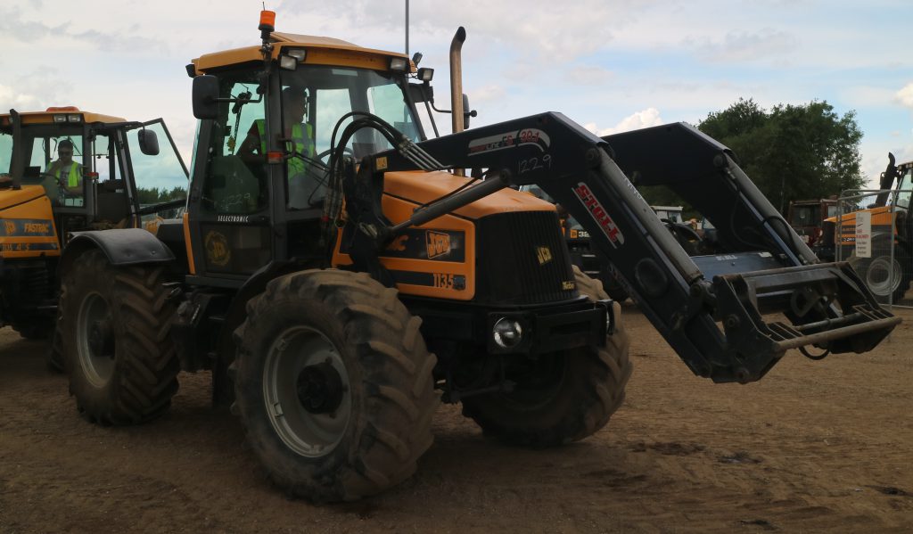 This JCB Fastrac 1135 with, unusually, a Stoll front loader went under the hammer and sold for just €11,775