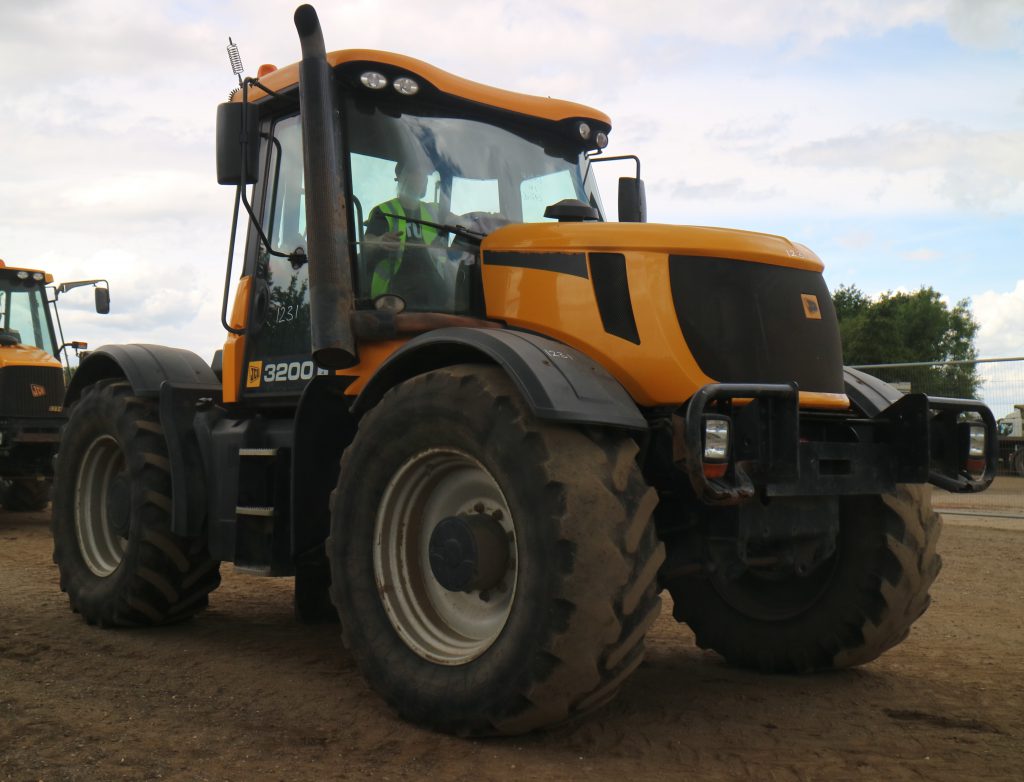 In a hurry? A 2009 high-speed JCB Fastrac 3200 sold for €27,140. This tractor boasts all-round suspension