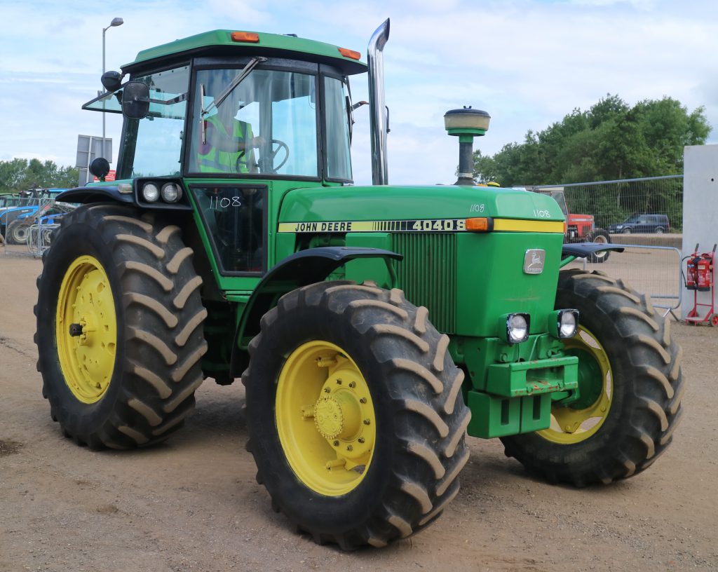 A striking, eye-catching John Deere 4040S went under the hammer for £10,766