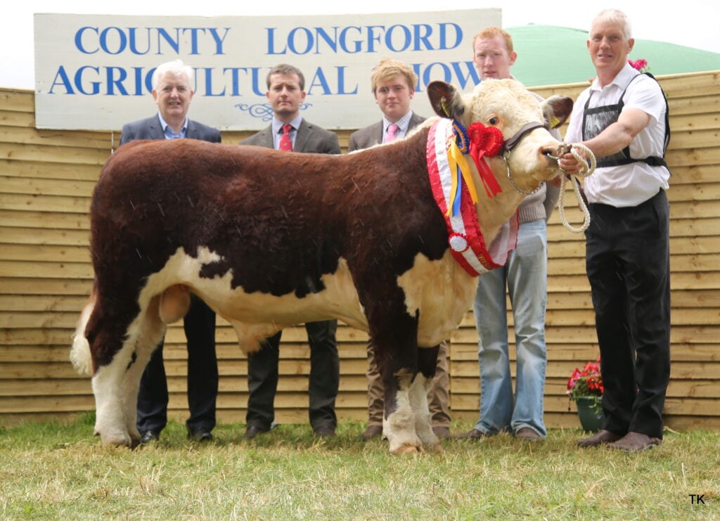 Castledaly Rio. Also pictured were John Cahill (CEO, Paul &amp; Vincents); judges Ben Lewis and Andrew Whitlow; Sean McGarry (Paul &amp; Vincents); and Michael Farrell (owner)