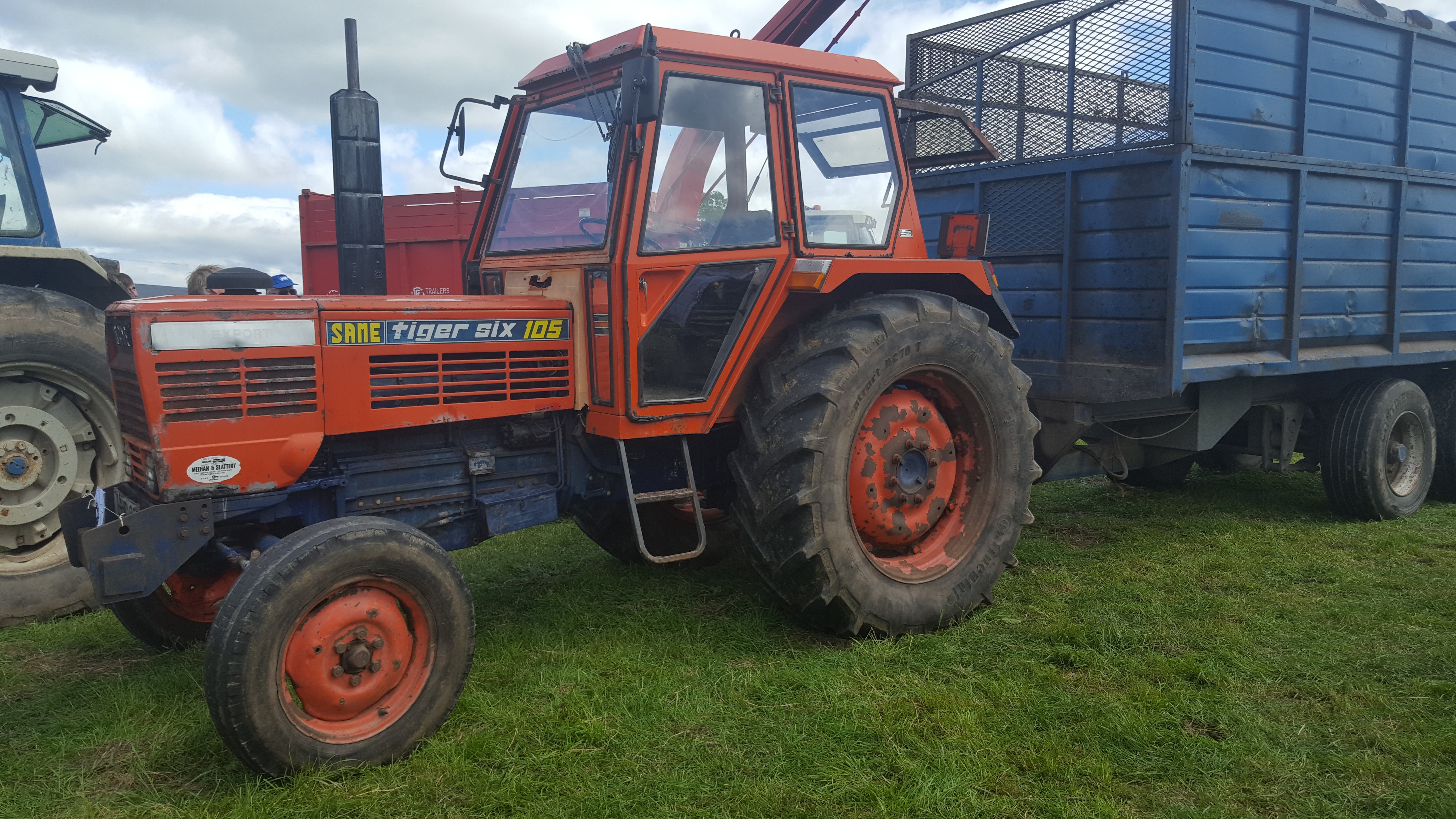 The only Same tractor at the silage extravaganza was this 2WD Tiger Six 105. Fitted with a 5.4L, 6-cylinder Same engine, it has a rated output of – you’ve guessed it – 105hp. It has a 12F 3R gearbox, with a ‘dry’ clutch. This was the only tractor present from the Treviglio-based manufacturer