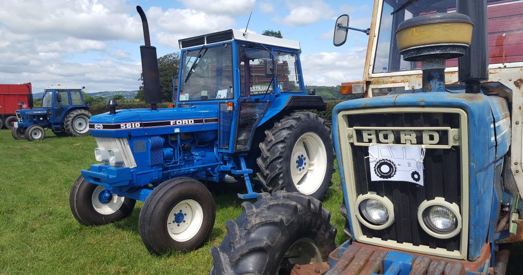There was no shortage of ‘blue’ tractors at Lismore. This gleaming 2WD 5610 Force II (black stripe) has an AP cab (in place of the more expensive Super Q). It was drafted into service during the day, alongside a brace of other 10 Series and earlier models