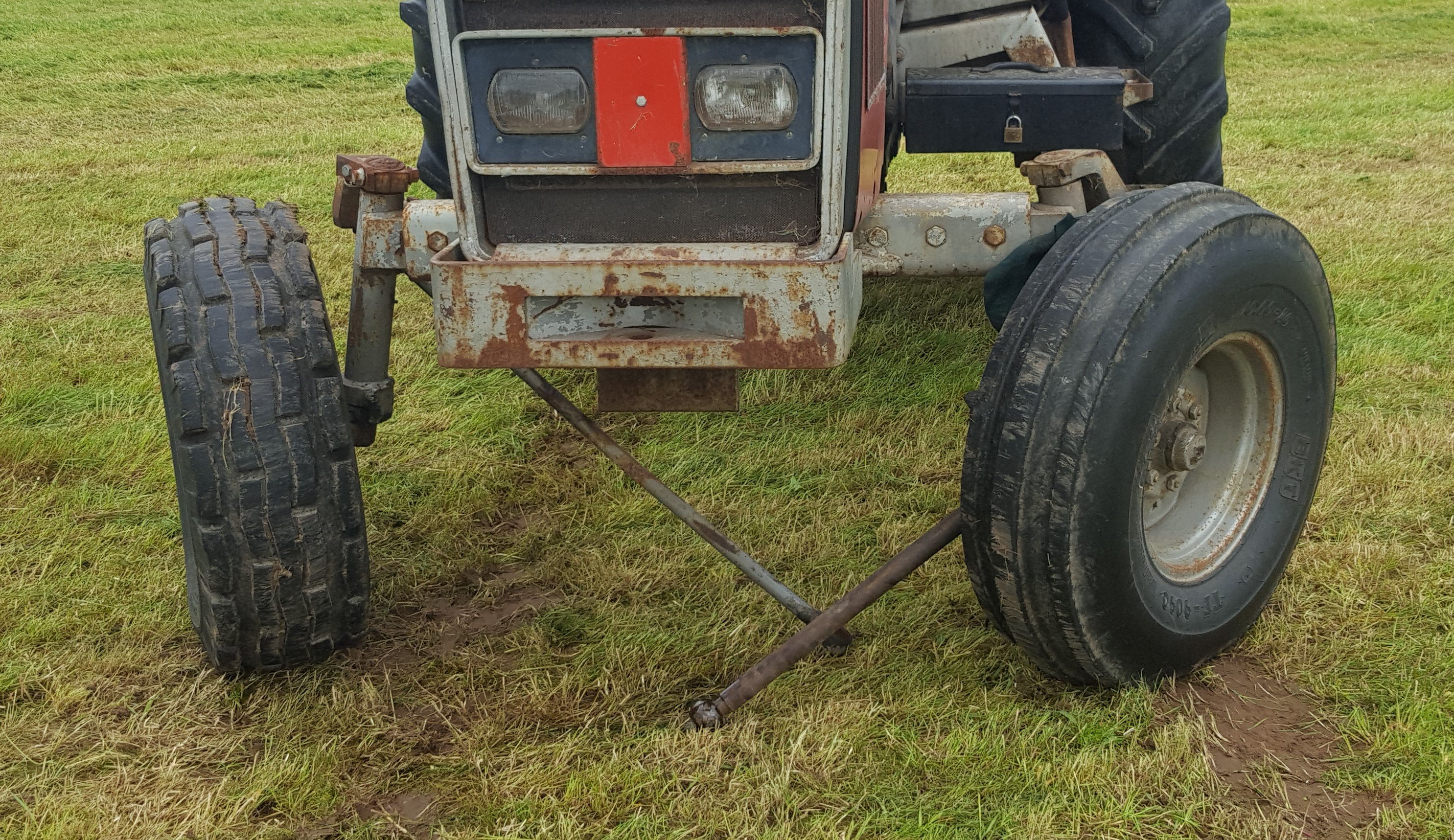 This 2000 Series Massey Ferguson clearly got confused, amidst all the excitement – not knowing whether to turn left or right. In the end, it opted for both directions – or none as it turned out. This tractor was one of the few ‘mechanical’ casualties; after some field surgery it was quickly reinstated and up and running