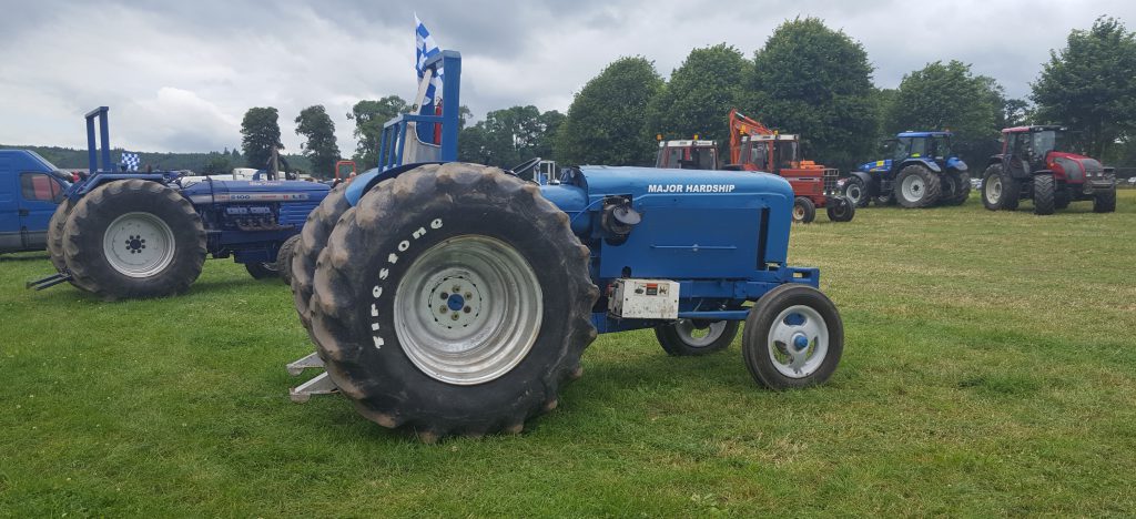 This contraption did not partake in the so-called silage extravaganza. It, as you may have guessed, was part of the tractor pulling event, which ran alongside. The quick-witted owner, referring to the tractor on which this ‘puller’ is based, has christened his creation ‘Major Hardship’. With that level of insight, he is clearly an experienced ‘machinery man’
