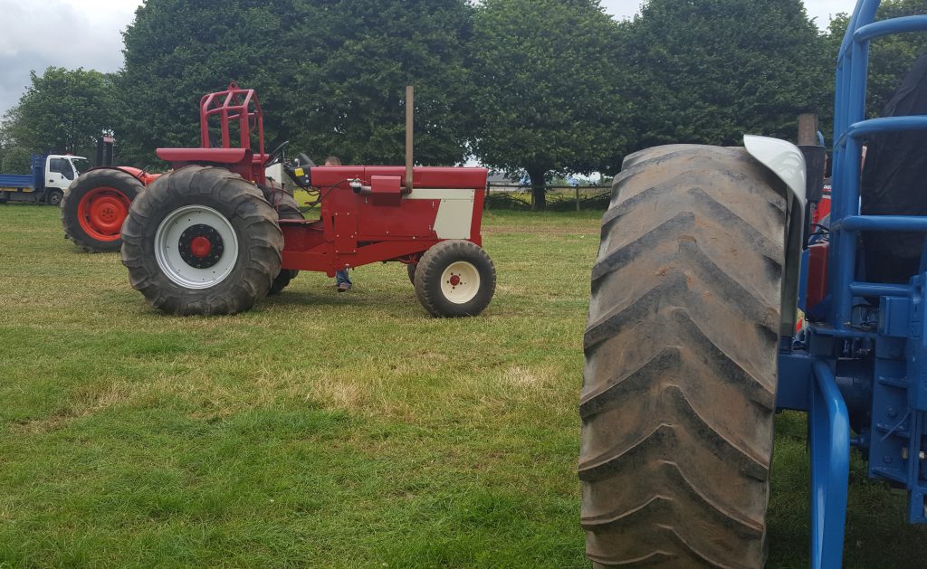 Refreshingly, the tractor pullers were not solely ‘blue’. This International Harvester (IH) inspired machine was also put through its paces, rearing up its front wheels and bellowing black smoke from its ‘red hot’ exhaust pipe