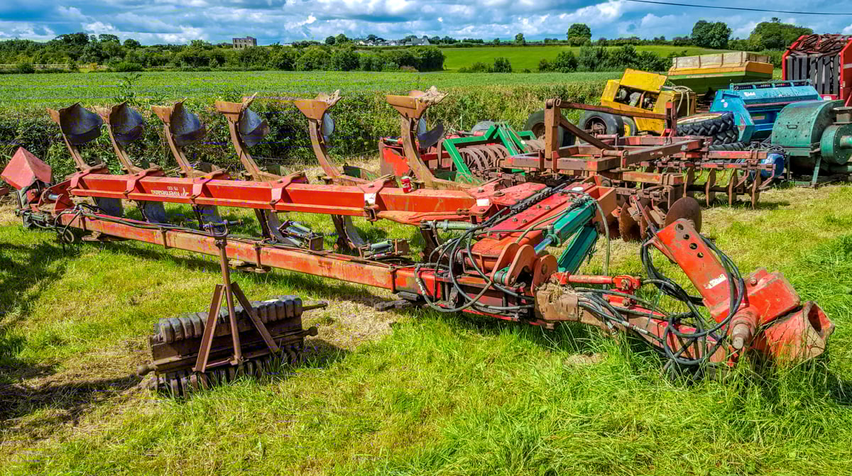 This six-furrow, reversible, semi-mounted Kverneland PB100 plough was bid to just €2,200. It didn’t reach its reserve and, consequently, didn’t sell