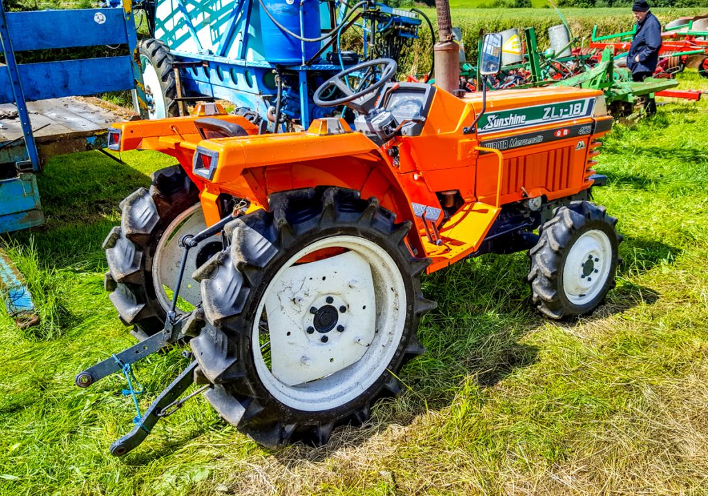 Interesting lot: This Kubota Monroematic (Sunshine) ZL1-18 compact tractor had 600 hours showing on its odometer. It sold for €3,500