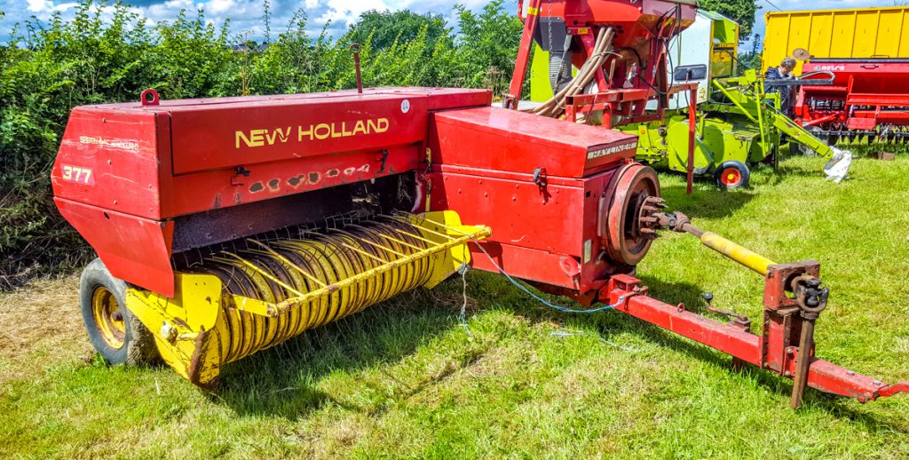 Small square balers are getting increasingly scarce. This original-looking New Holland 377 sold on the day for €1,420