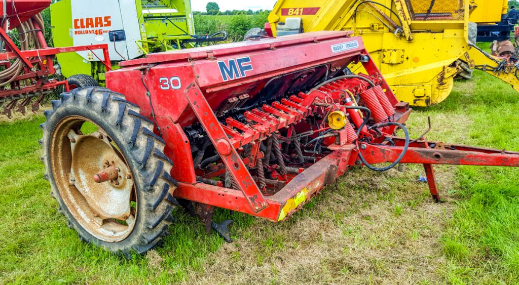 This tired-looking Massey Ferguson 30 drill didn’t excite the bidders. Attracting a token bid of just €160, it didn’t sell. This machine was quite old; it looked its age