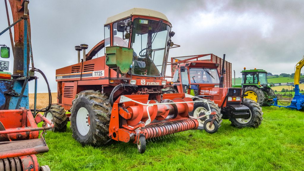 Desirable terracotta fleet: Not everything at yesterday’s event in Ballinascarthy was ‘bue’. Flying the flag for Hesston and Fiatagri (or latterly New Holland) respectively were this 7725 self-propelled forager and 110-90 (DT) tractor. At one time, there was a significant number of 7725s at work here in Ireland, especially in Munster