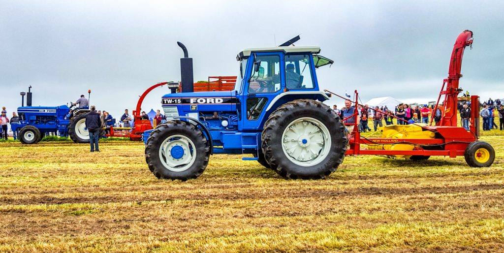 Double-chop and precision-chop harvesters teamed up for yesterday’s event. Both of these outfits are owned by collector Michael Hoey. For anyone with ‘grass’ fever, this Ford-themed event was a memorable addition to the calendar