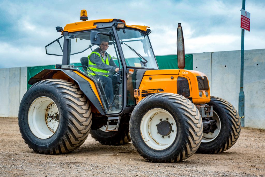 Straight from a golf course: This pint-sized 2000 Renault Pales 210 had 5,012 hours on its clock. It sold for a solid £8,000