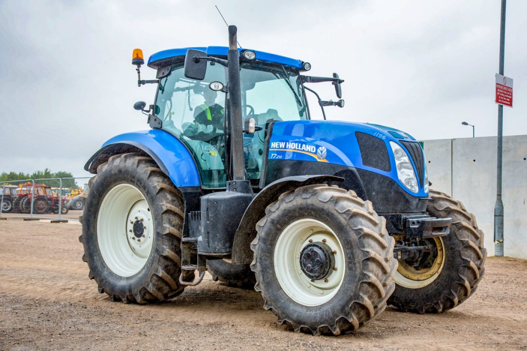 If she’s not blue, she just won’t do: This 2012 New Holland T7.210 had 8,268 hours showing. The sale price on the day was £26,000